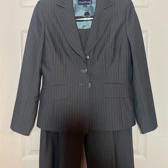 Evan Picone Women 2 Piece Grey & Blue pinstriped Suit - Picture 2 of 6
